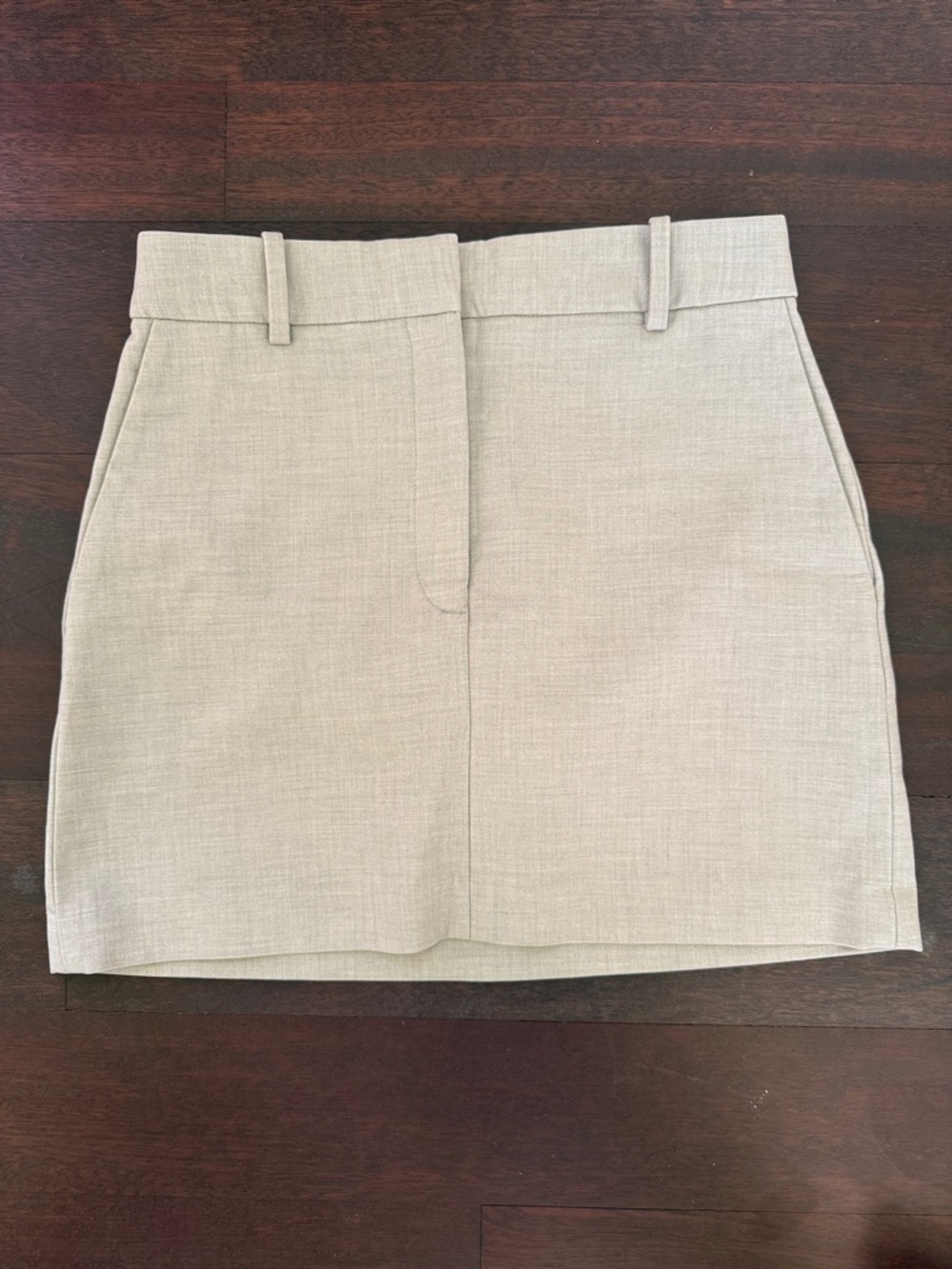 Aritzia Chisel Skirt Size 2 Beige Like New